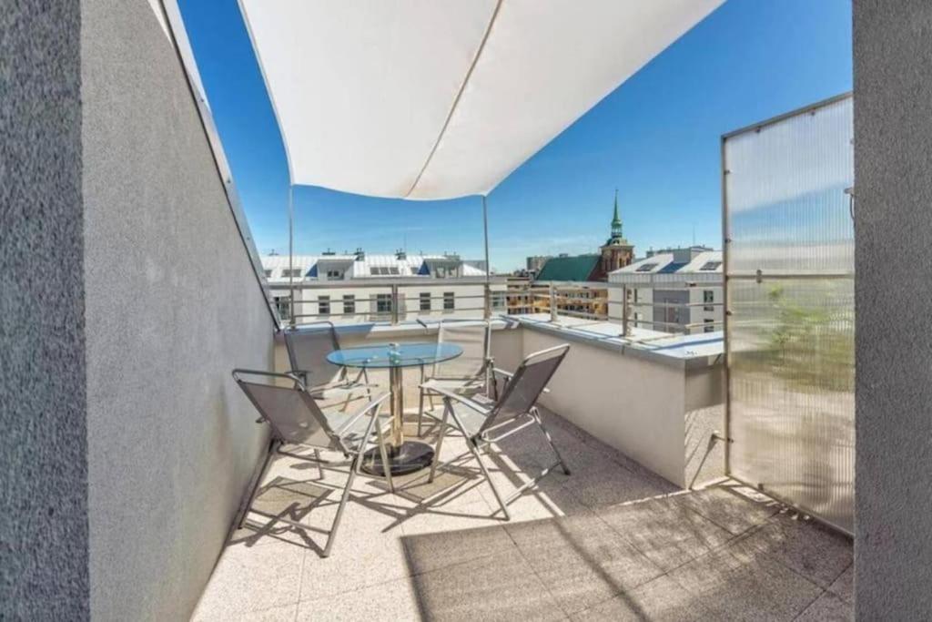 Close-central - One Bedroom With Balcony - Center - Sb12 Danzig